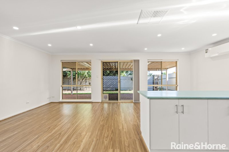 Photo - 37 Castle Court, Blakeview SA 5114 - Image 5