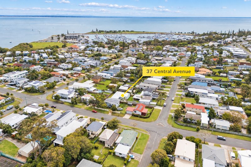 Photo - 37 Central Avenue, Scarborough QLD 4020 - Image 2