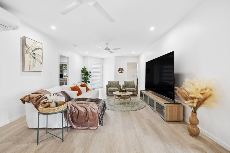 Photo - 37 Central Avenue, Scarborough QLD 4020 - Image 5