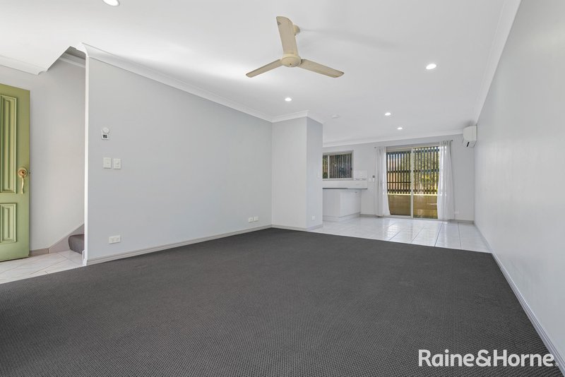 Photo - 3/7 Central Lane, Gladstone Central QLD 4680 - Image 4