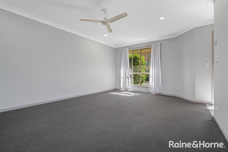 Photo - 3/7 Central Lane, Gladstone Central QLD 4680 - Image 6