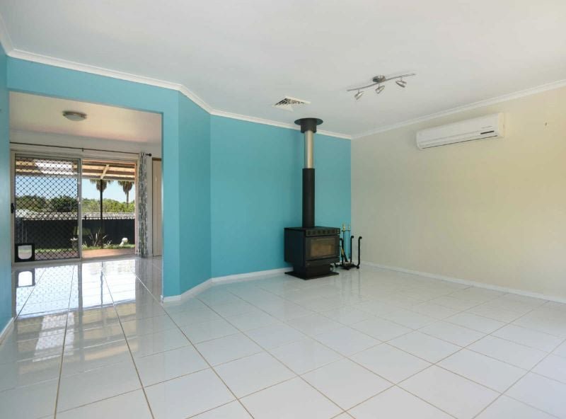 Photo - 37 Champagne Crescent, Wilsonton Heights QLD 4350 - Image 4