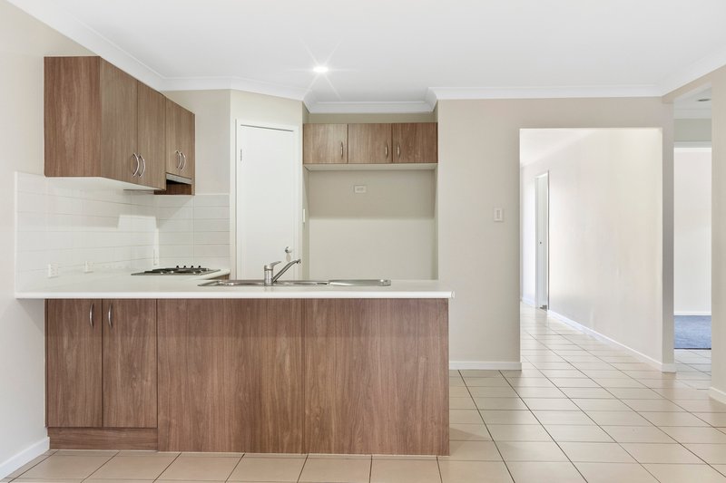 Photo - 37 Chanel Court, Wulkuraka QLD 4305 - Image 3