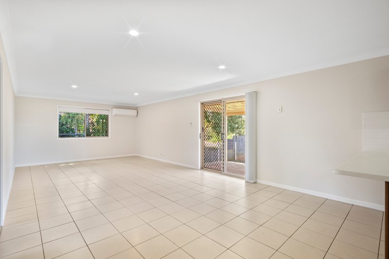 Photo - 37 Chanel Court, Wulkuraka QLD 4305 - Image 6