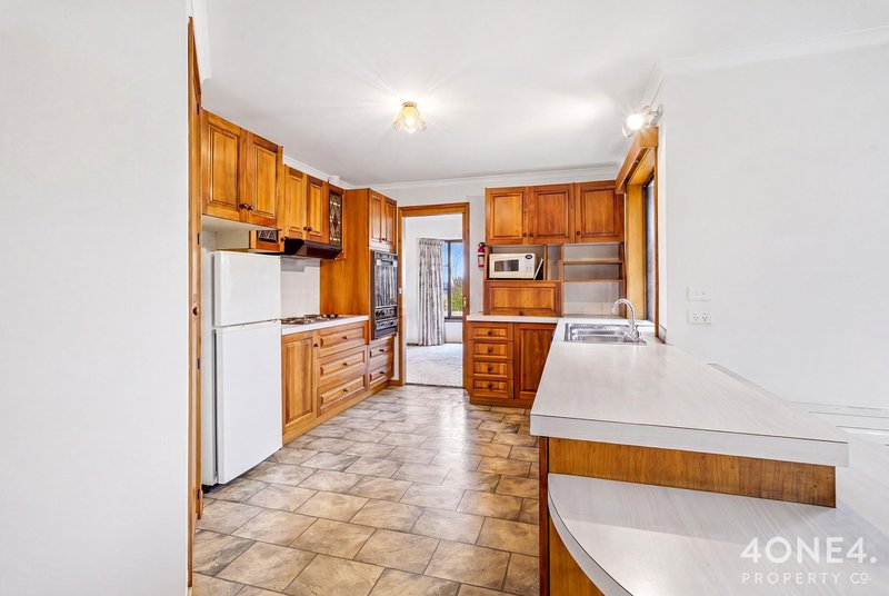 Photo - 37 Chardonnay Drive, Berriedale TAS 7011 - Image 7