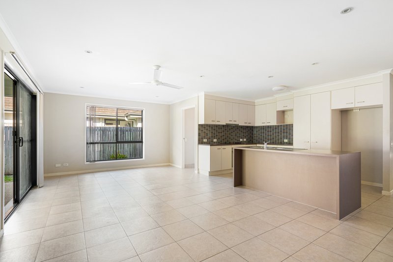 Photo - 37 Chestwood Crescent, Sippy Downs QLD 4556 - Image 5