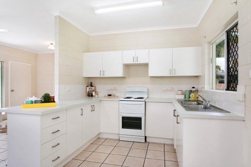 Photo - 37 Cheviot Street, Smithfield QLD 4878 - Image 8