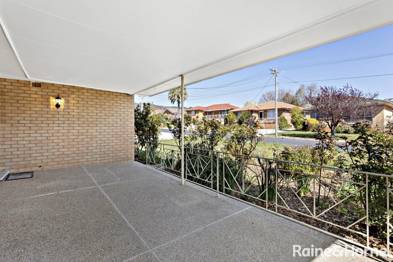 Photo - 37 Christopher Crescent, Karabar NSW 2620 - Image 3