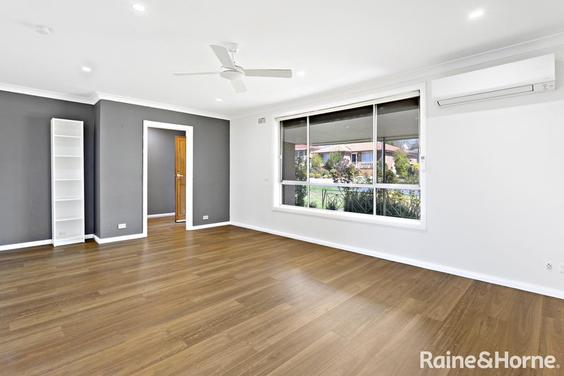 Photo - 37 Christopher Crescent, Karabar NSW 2620 - Image 4