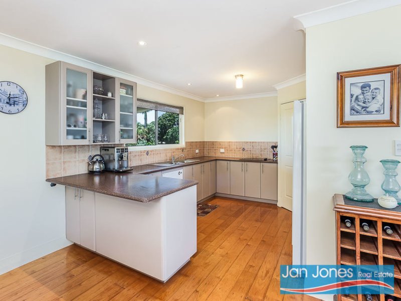 Photo - 37 Collins Street, Woody Point QLD 4019 - Image 3