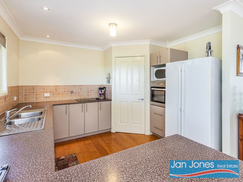 Photo - 37 Collins Street, Woody Point QLD 4019 - Image 5