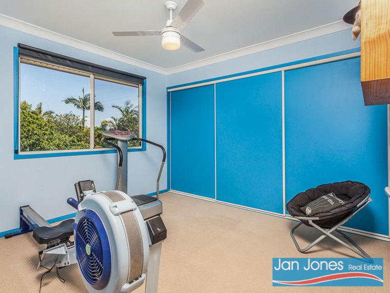 Photo - 37 Collins Street, Woody Point QLD 4019 - Image 10