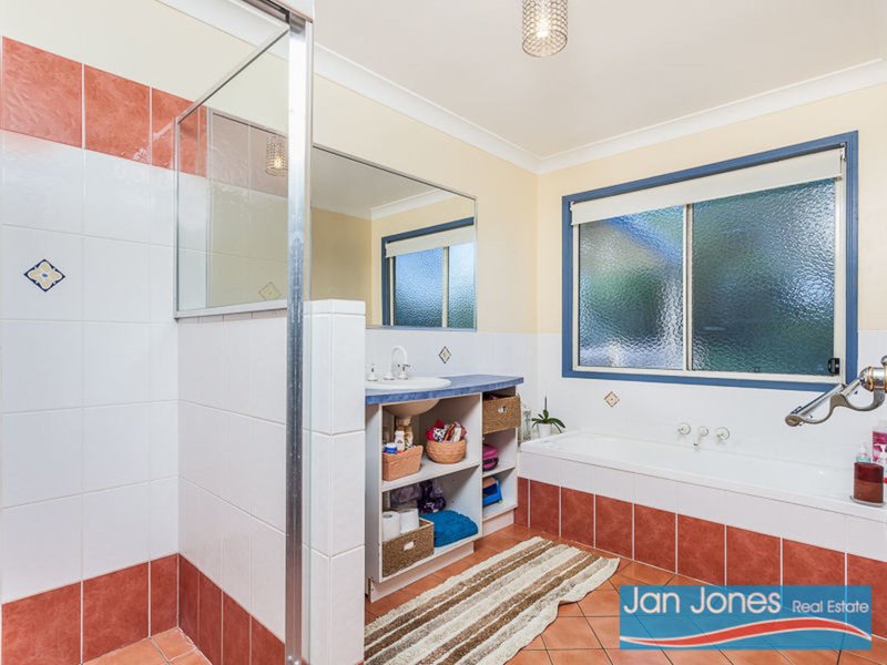 Photo - 37 Collins Street, Woody Point QLD 4019 - Image 13