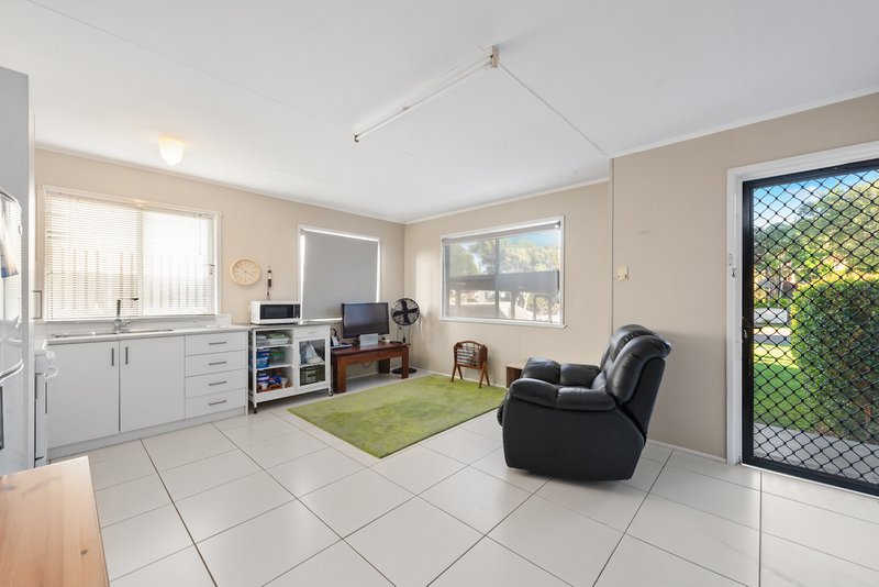 Photo - 37 Conley Street, Clontarf QLD 4019 - Image 3