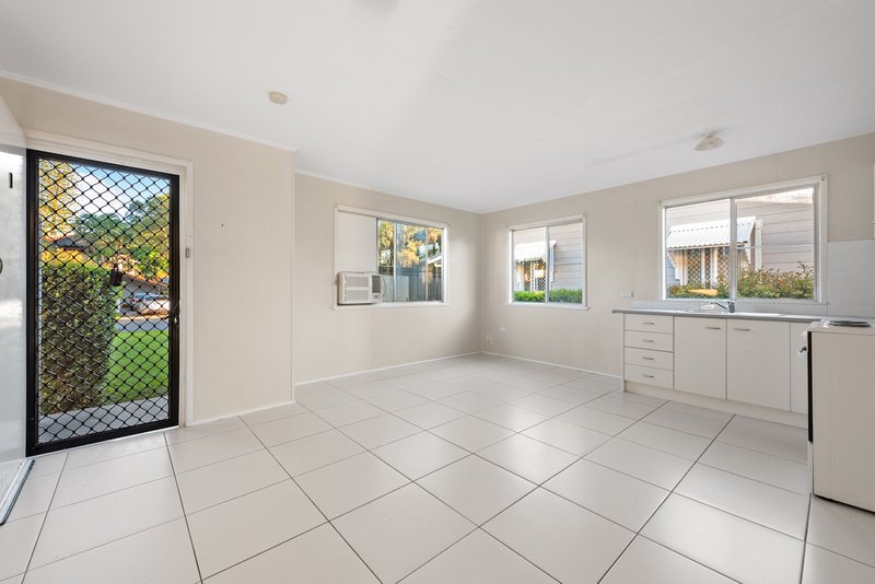 Photo - 37 Conley Street, Clontarf QLD 4019 - Image 8
