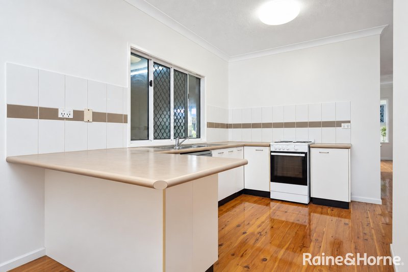 Photo - 37 Constance Drive, Kelso QLD 4815 - Image 2