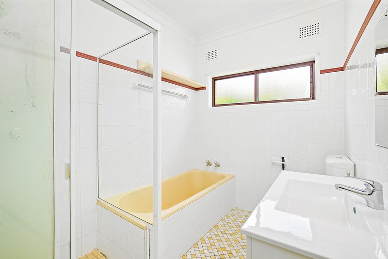 Photo - 37 Cook Street, Baulkham Hills NSW 2153 - Image 4