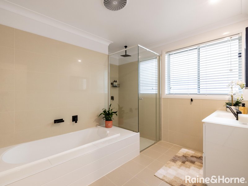 Photo - 37 Coolabah Close, Kelso NSW 2795 - Image 15