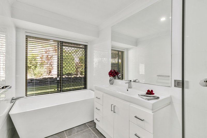 Photo - 37 Cottesloe Drive, Robina QLD 4226 - Image 14