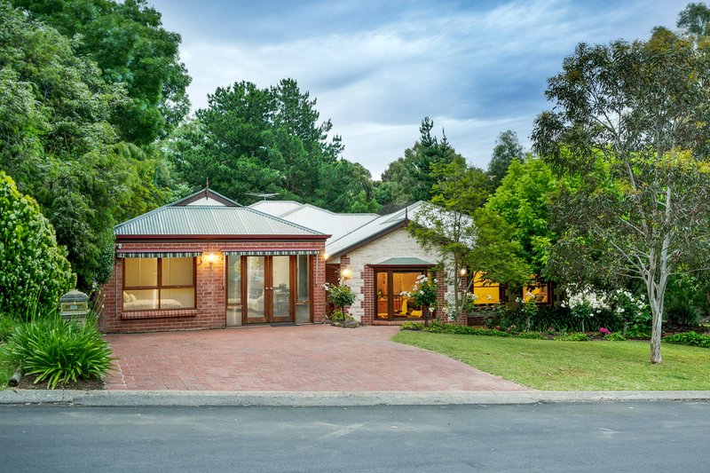 37 Crossing Road, Aberfoyle Park SA 5159