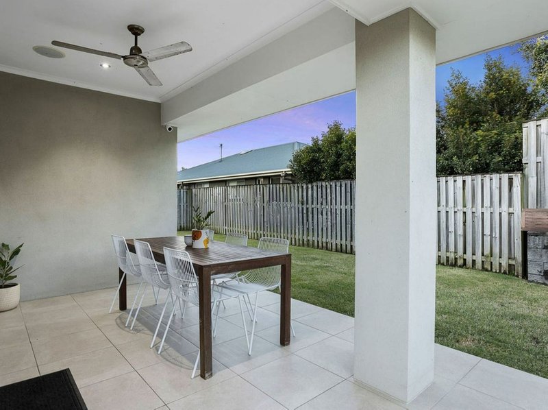 Photo - 37 Cypress Circuit, Coomera QLD 4209 - Image 7