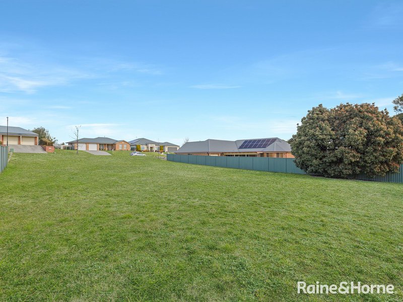 Photo - 37 Cypress Crescent, Kelso NSW 2795 - Image 4