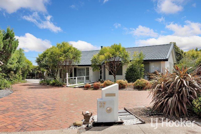 Photo - 37 Dalley Crescent, Latham ACT 2615 - Image