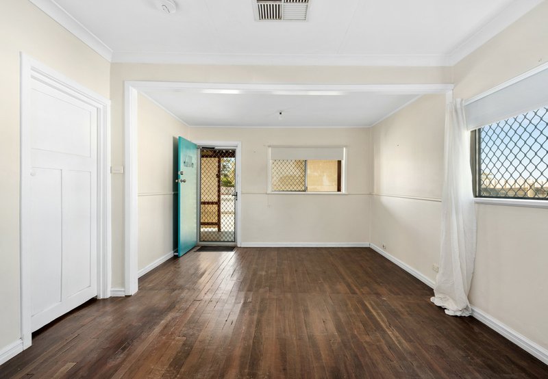 Photo - 37 Dart Street, South Kalgoorlie WA 6430 - Image 2