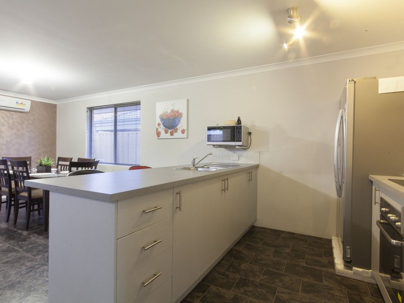 Photo - 37 Dewsbury Drive, Bertram WA 6167 - Image 3