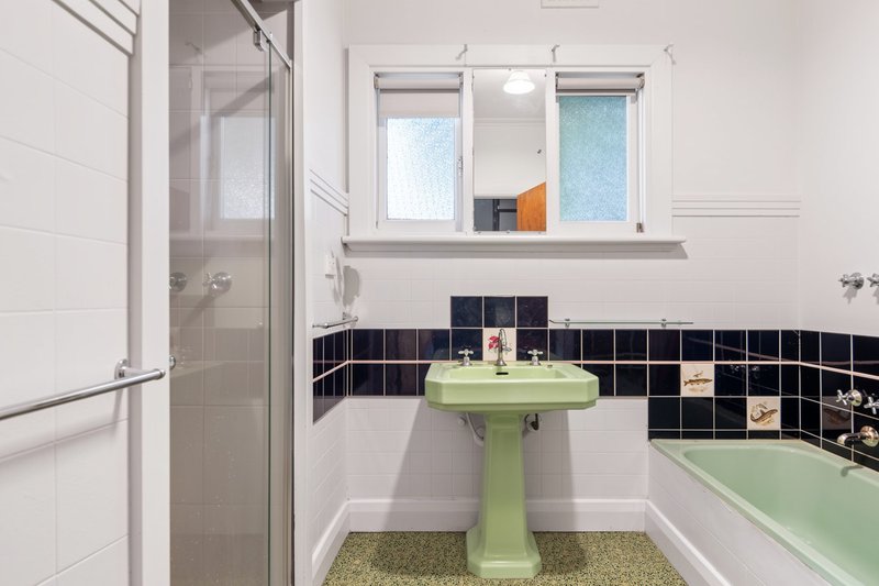 Photo - 37 Duncans Road, Werribee VIC 3030 - Image 11