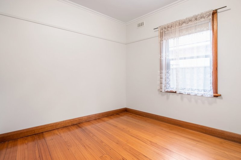 Photo - 37 Duncans Road, Werribee VIC 3030 - Image 12