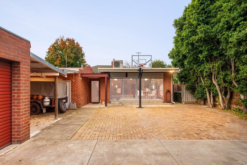 Photo - 37 Duncans Road, Werribee VIC 3030 - Image 15