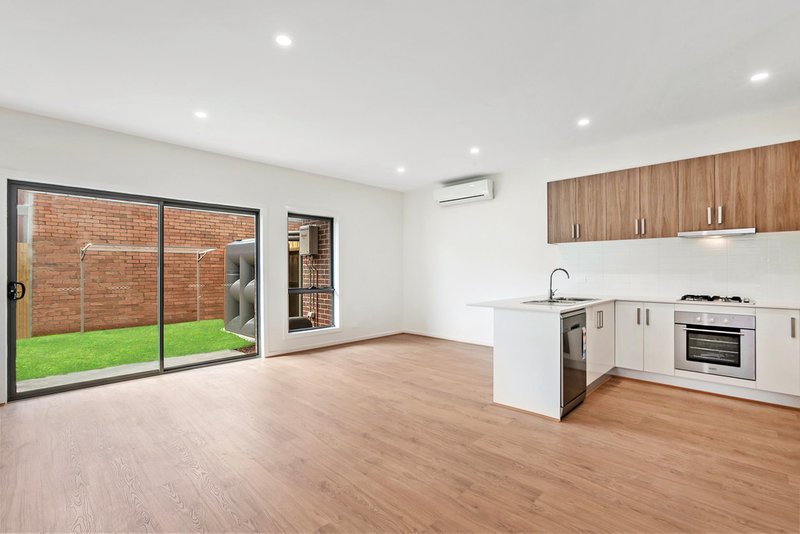 Photo - 3/7 Dundee Street, Reservoir VIC 3073 - Image 4