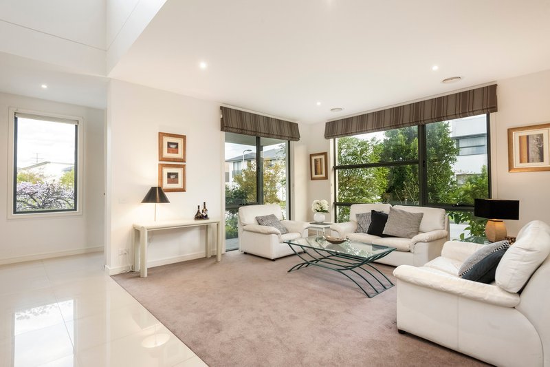 Photo - 37 Edgbaston Way, Mulgrave VIC 3170 - Image 5