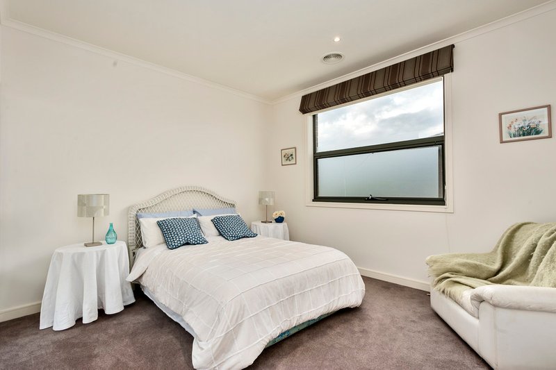 Photo - 37 Edgbaston Way, Mulgrave VIC 3170 - Image 8