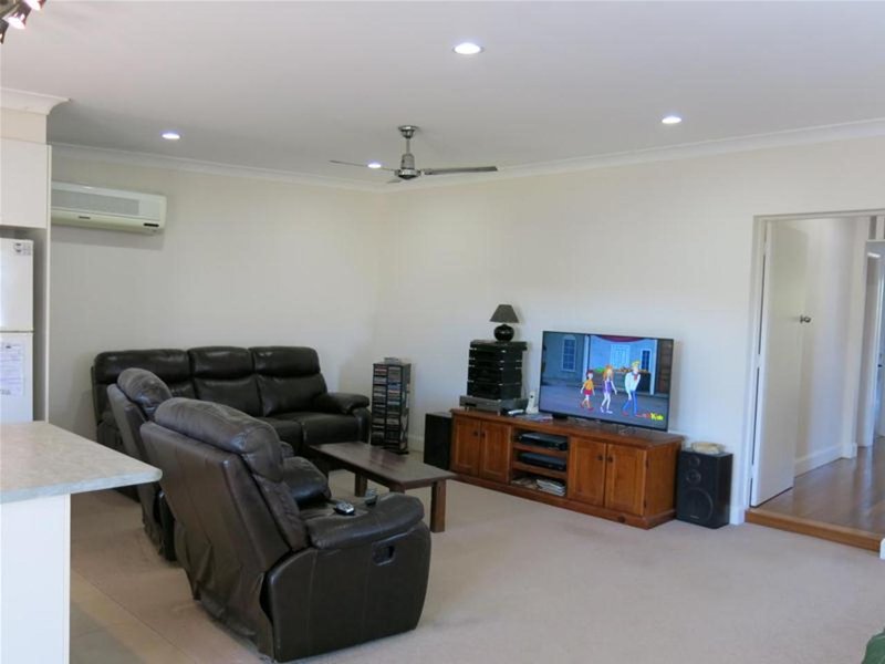 Photo - 37 Edinburgh Drive, Taree NSW 2430 - Image 5