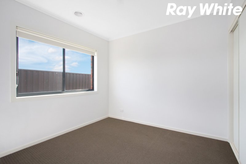 Photo - 37 Elderberry Way, Pakenham VIC 3810 - Image 11