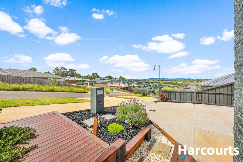 Photo - 37 Emberwood Road, Warragul VIC 3820 - Image 2