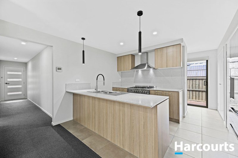 Photo - 37 Emberwood Road, Warragul VIC 3820 - Image 3