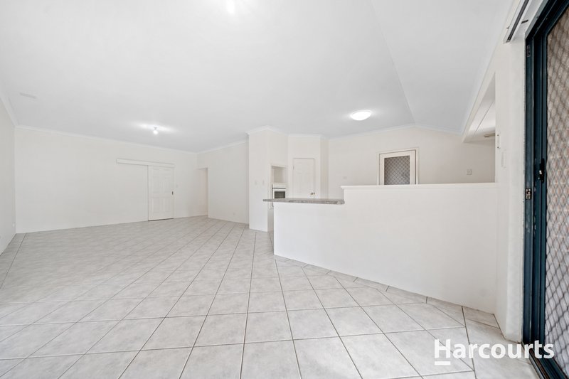 Photo - 37 Eradu Ramble , Hocking WA 6065 - Image 17