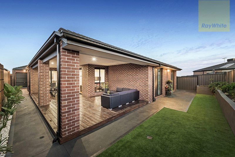 Photo - 37 Escapade Boulevard, Craigieburn VIC 3064 - Image 15