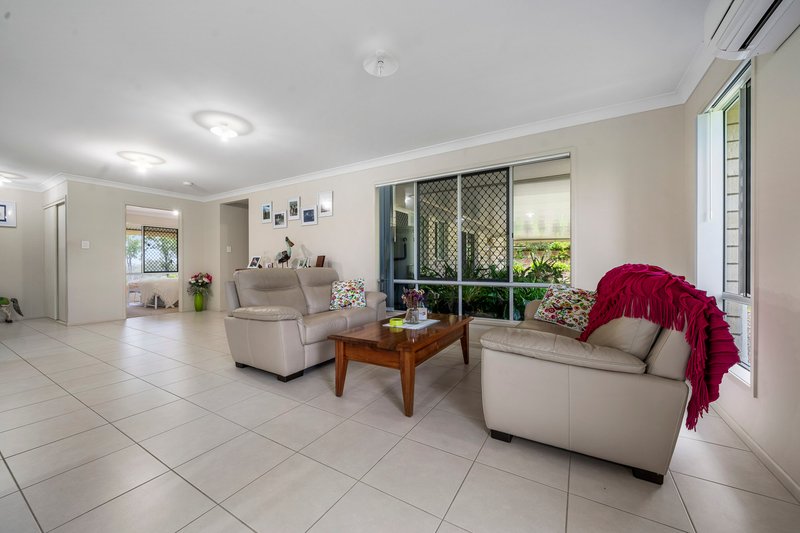 Photo - 37 Essex Court, Mount Hallen QLD 4312 - Image 9