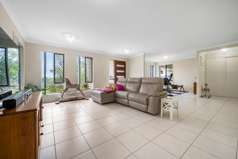 Photo - 37 Essex Court, Mount Hallen QLD 4312 - Image 10