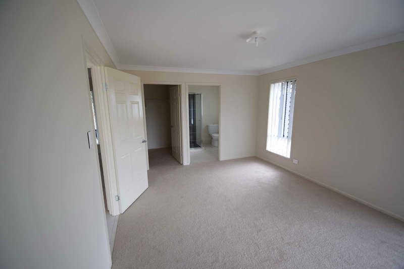 Photo - 37 Essex Court, Mount Hallen QLD 4312 - Image 6