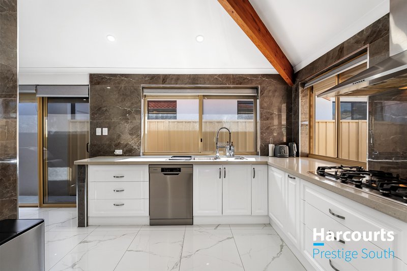 Photo - 37 Expedition Drive, Thornlie WA 6108 - Image 7