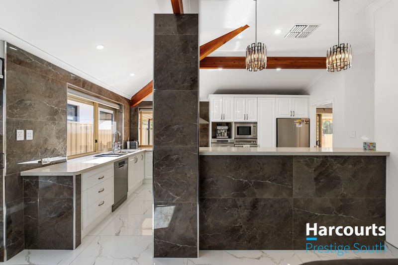 Photo - 37 Expedition Drive, Thornlie WA 6108 - Image 11