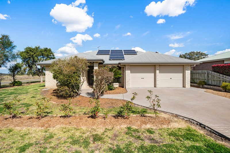 Photo - 37 Fairway Drive, Pittsworth QLD 4356 - Image 3