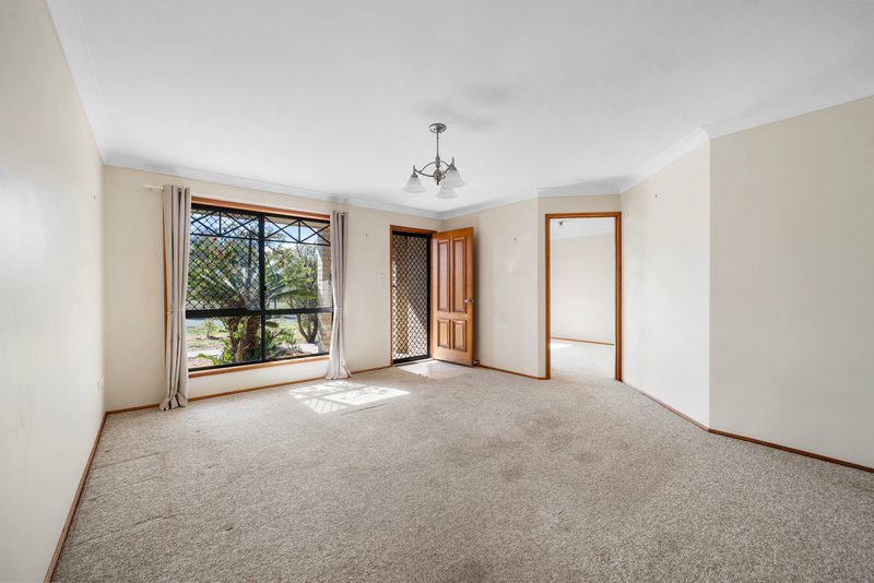 Photo - 37 Fairway Drive, Pittsworth QLD 4356 - Image 4
