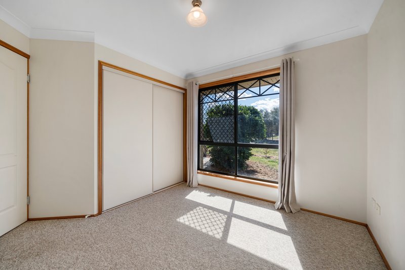 Photo - 37 Fairway Drive, Pittsworth QLD 4356 - Image 11