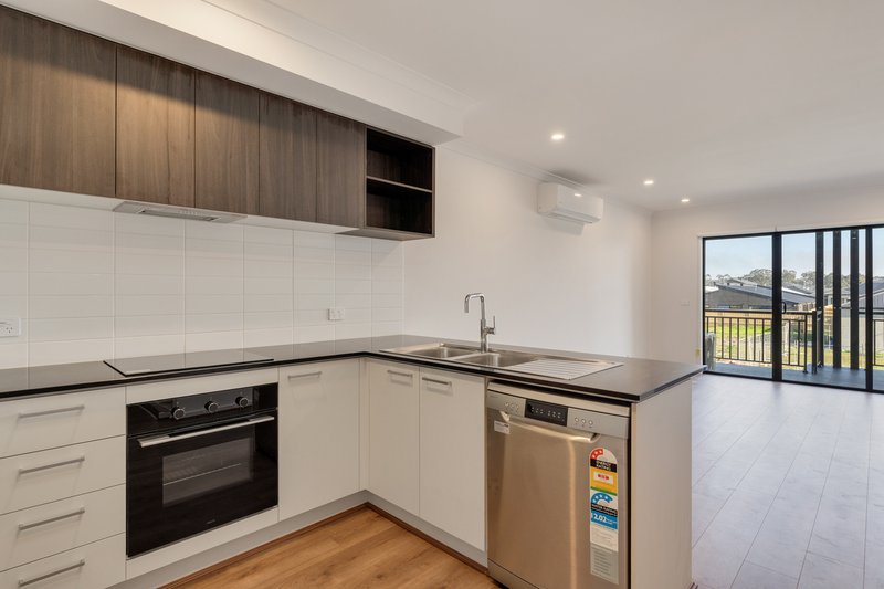 Photo - 37 Fairywren Road, Mickleham VIC 3064 - Image 2